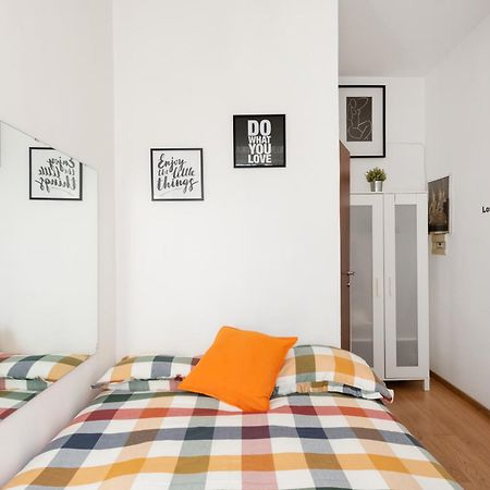 Central Little Basic Apartment Roma Esterno foto